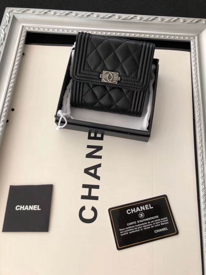 CHANEL 샤넬 보이 지갑