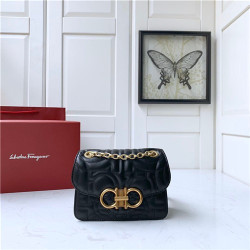 FERRAGAMO 페레가모 플랩 미니체인백 21H153-1 2020/신상