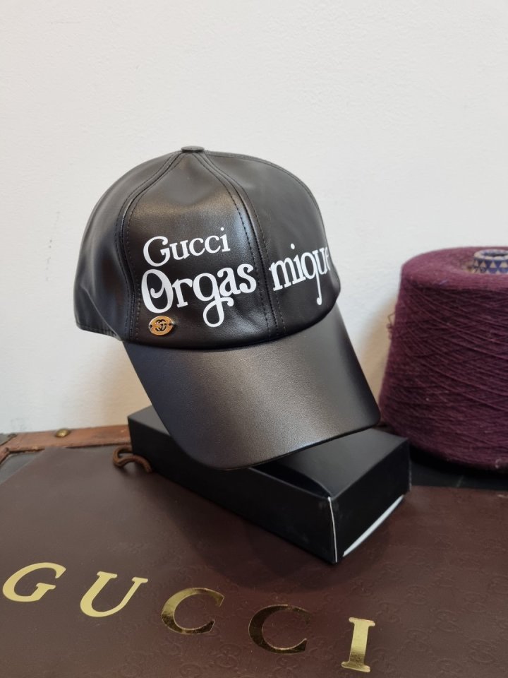 GUCCI 구찌 가죽 볼캡