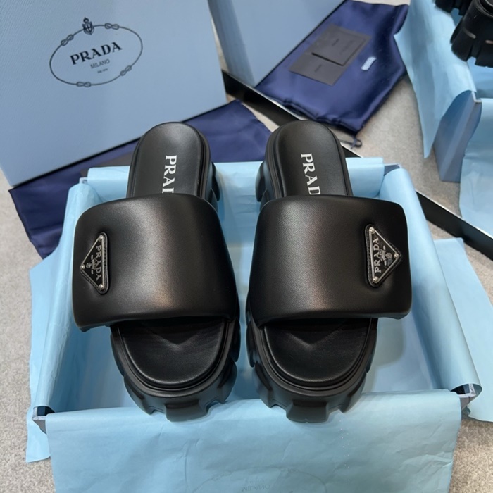 PRADA 프라다 여성 소프트 패딩 뮬 2COLOR