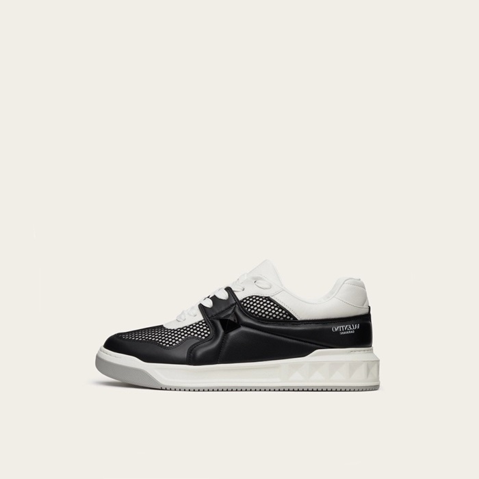 VALENTINO 발렌티노 남성 블랙 스니커즈
