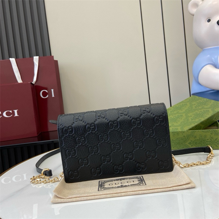  GUCCI 구찌 GG 엠블럼 미니 숄더백 818705 2024/신상 3COLOR