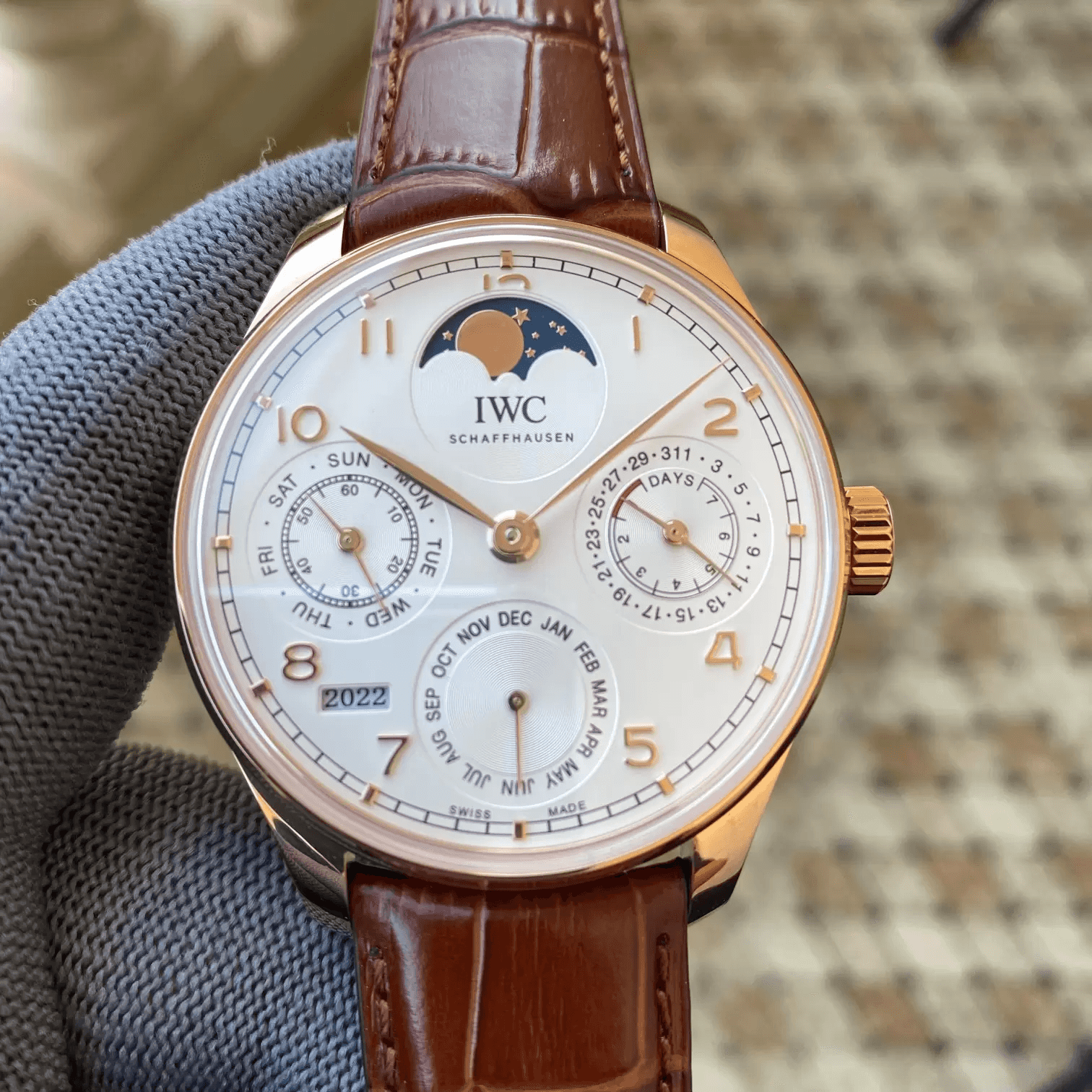 IWC 아이더블유씨 포르투기저 퍼페츄얼 캘린더 문페이즈 로즈골드 화이트 다이얼 레더 스트랩 44.2mm IW503302