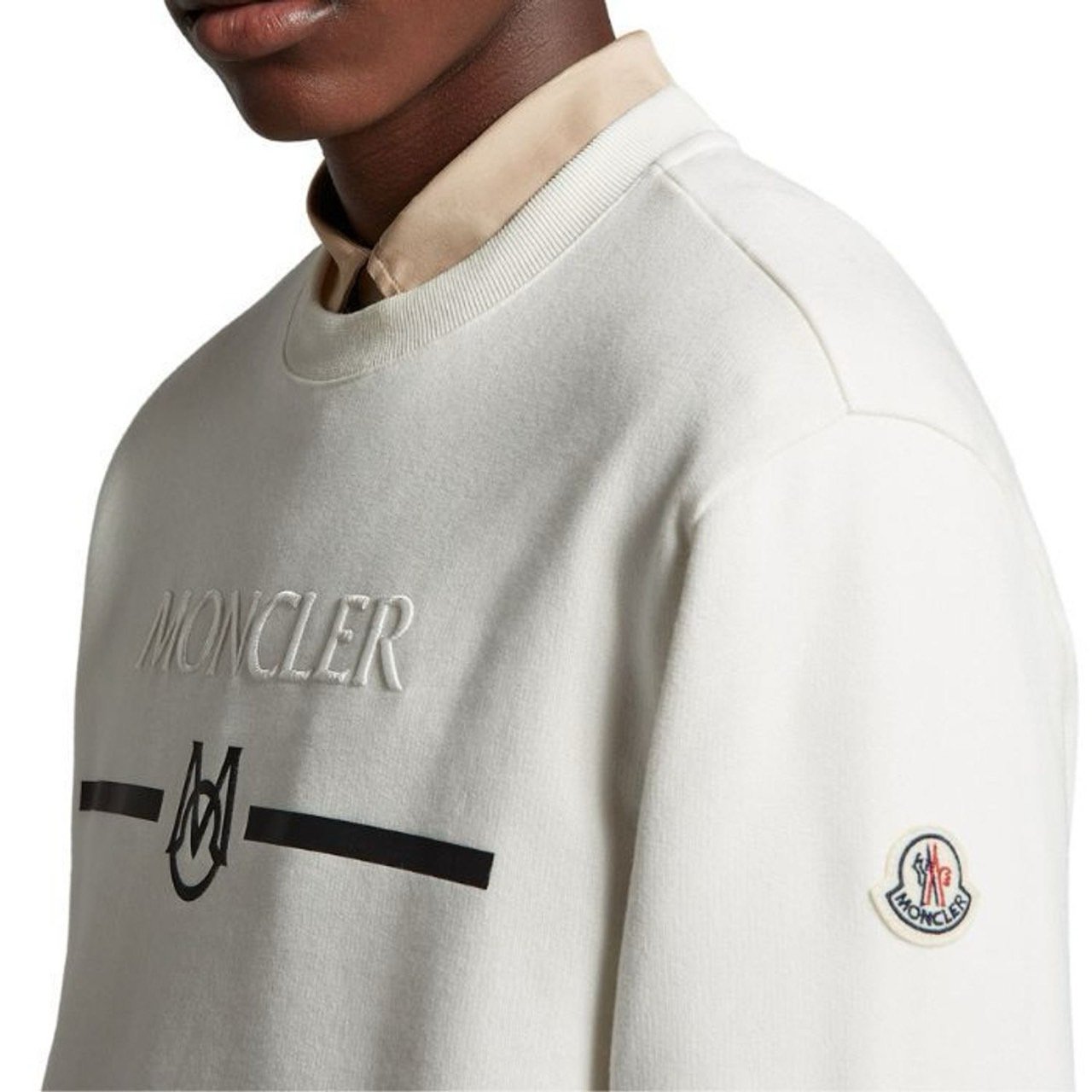 MONCLER 몽클레어 자수 로고 맨투맨 2COLOR