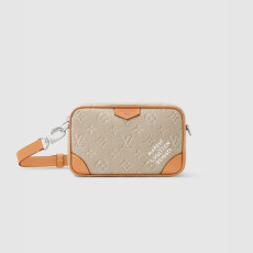 LOUIS VUITTON 루이비통 트로카데로 웨어러블 월릿 M27155